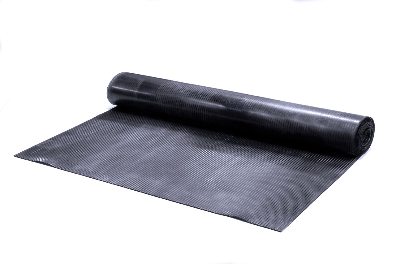 Резина в рулонах «Автодорога»  (толщ. 4 мм, шир. ~1200 мм, дл.~5,1 м, вес ~28 кг), черная