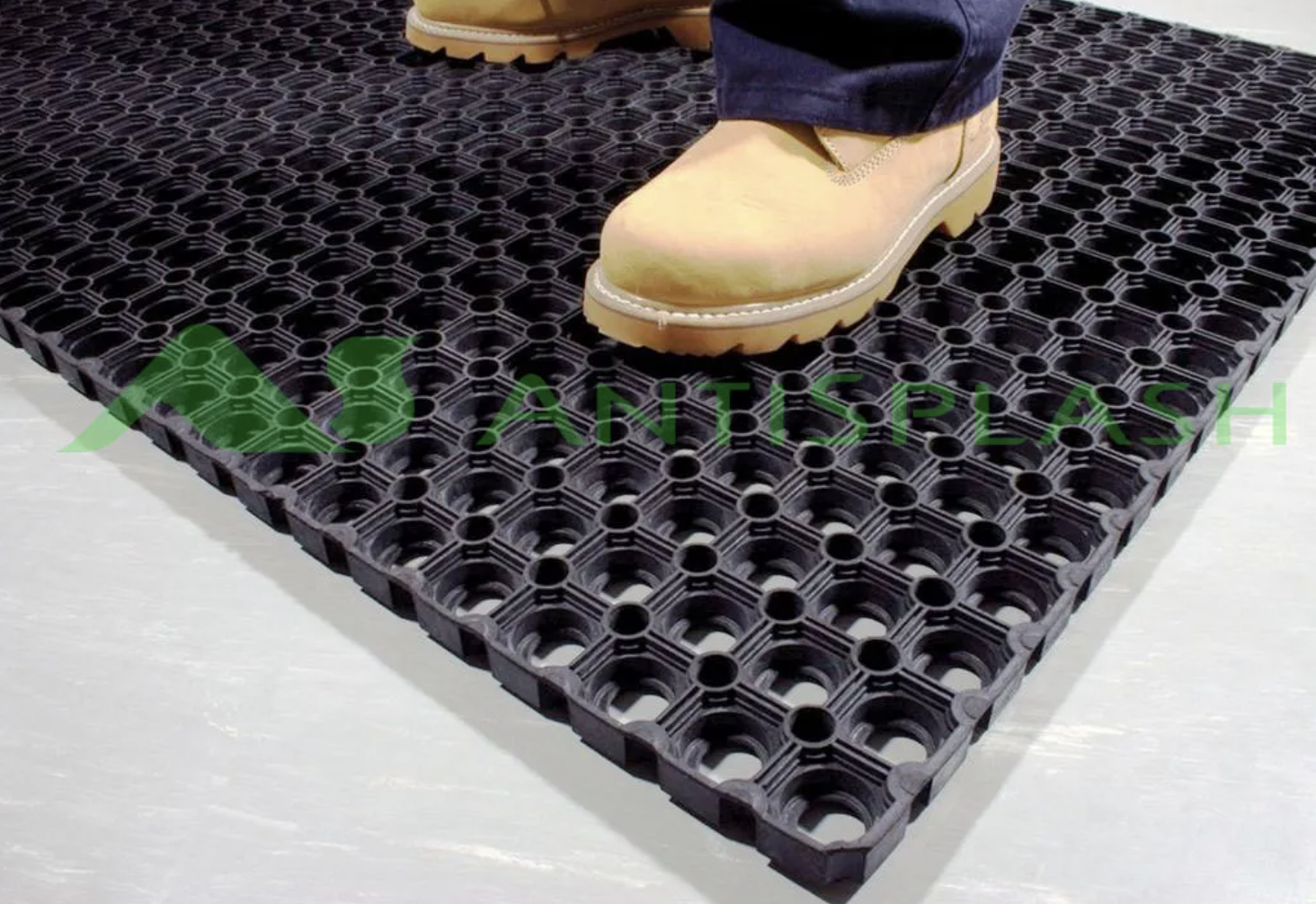 Коврик резиновый с отверстиями «Домино» 1000 х 1500 х 16 мм