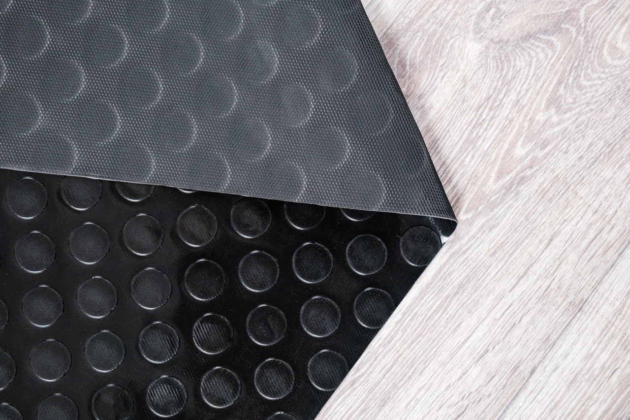 ПВХ «Монетка» 1,2x15 м черный