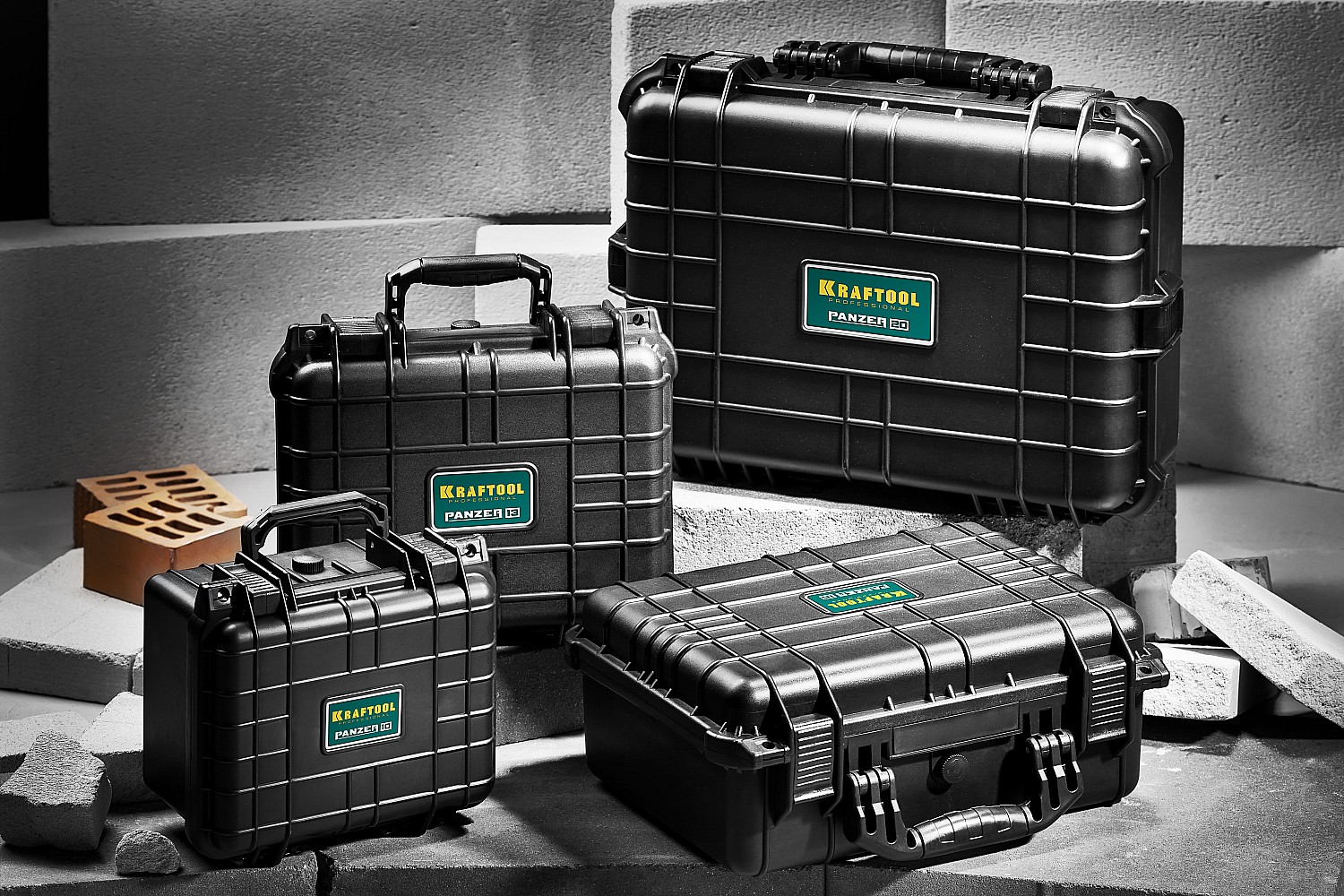 KRAFTOOL PANZER-13, 340 х 290 х 150 мм, (13″), IP55, ударопрочный пластиковый ящик (38251-13)