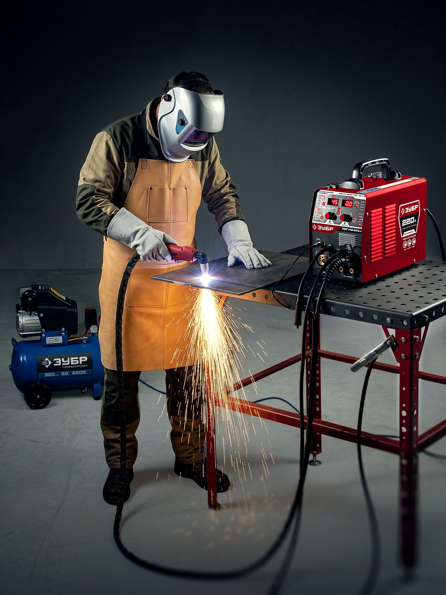 ЗУБР MIG & CUT 5-в-1, MIG / MAG, PLASMA CUT, FCAW, MMA, TIG, 220 А, полуавтомат сварочный, с газом / без газа, горелка ПСГ-220 (ПСГ-М9-220-Р)