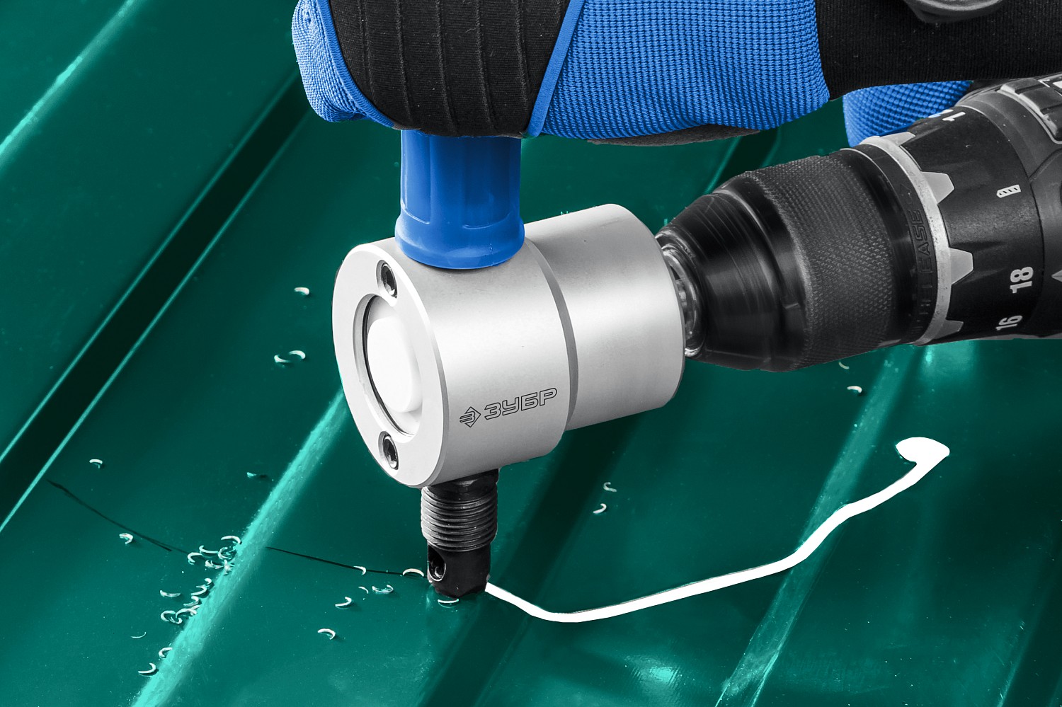 ЗУБР Сверчок, набор в кейсе, насадка-ножницы для реза листового металла, Профессионал (23294)