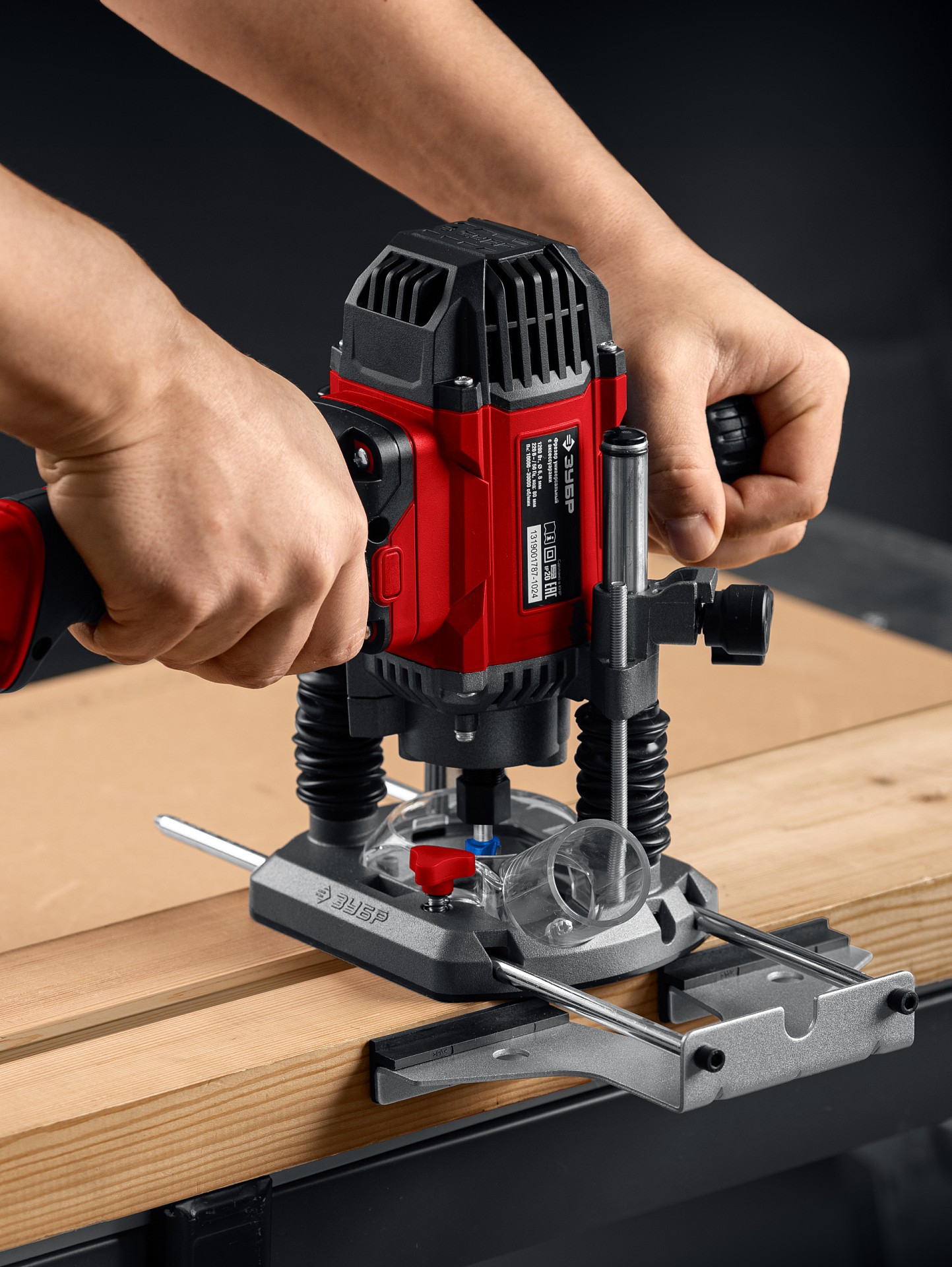 ЗУБР 1200 Вт, 50 мм, универсальный фрезер (ФМР-1250)