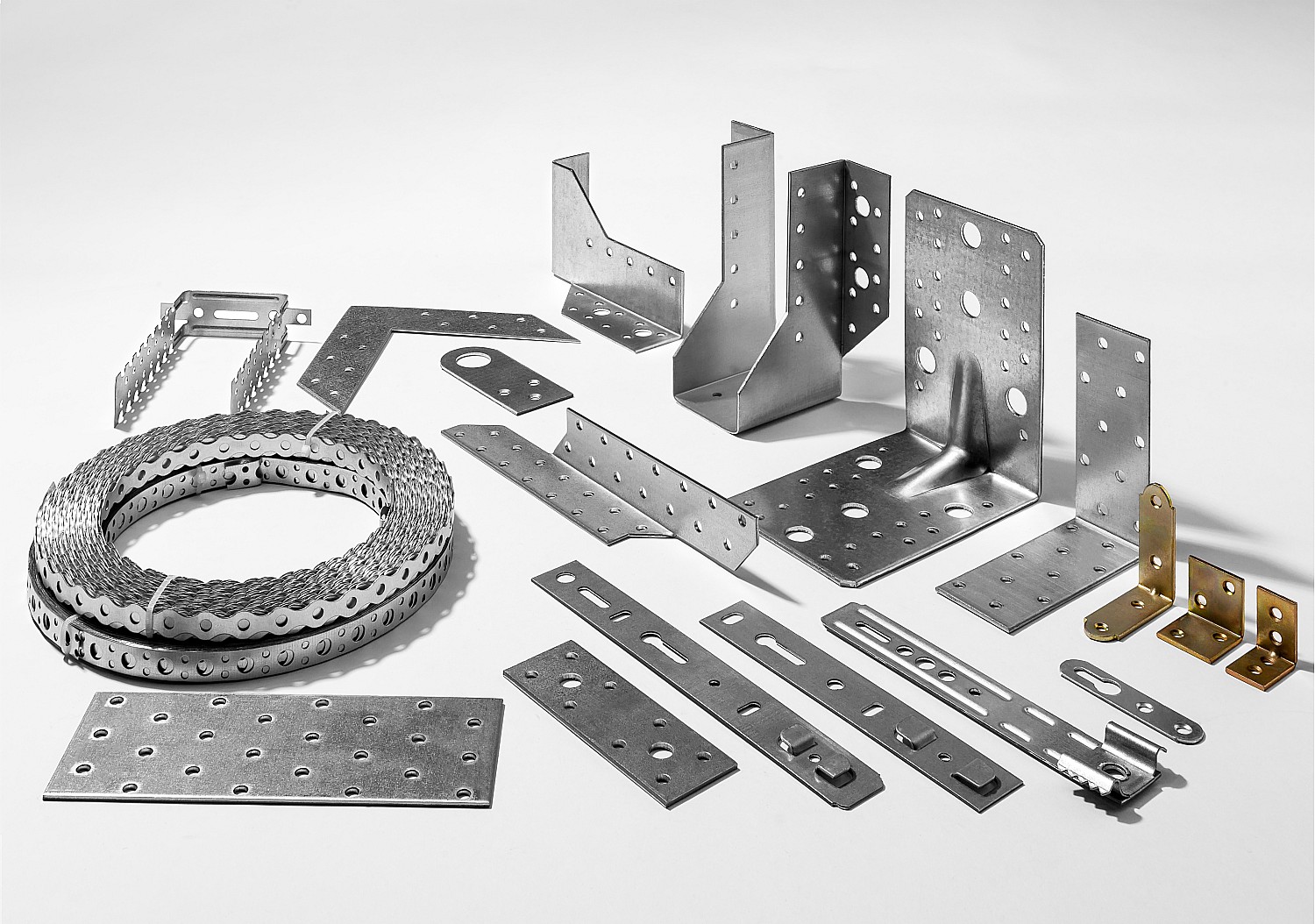 ЗУБР УМ-2.0, 50 x 50 x 17 x 2 мм, желтый цинк, узкий мебельный уголок (31031-50)