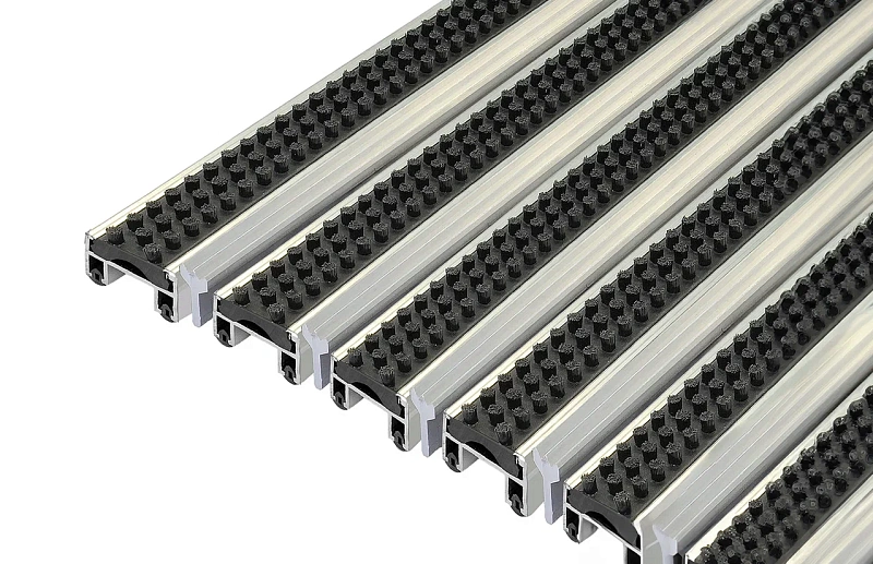 Привдерная решетка "Эконом" бруш + скребок